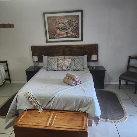 קולסברג Mimosa Guesthouse מראה חיצוני תמונה